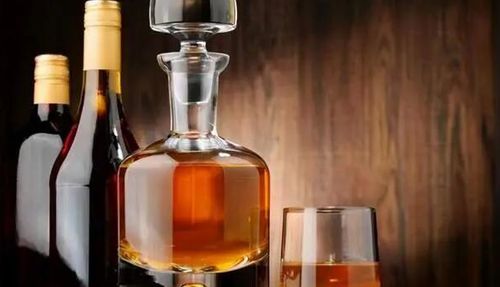 經常喝酒的人，身體這三處會變顏色，占兩個以上提示肝臟已受傷